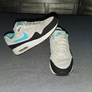 Nike Max 1 Hyper Jane White Shoes